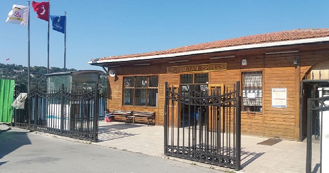 Eyüp İskelesi ve Kayık Turu ile Tarihi Yolculuk