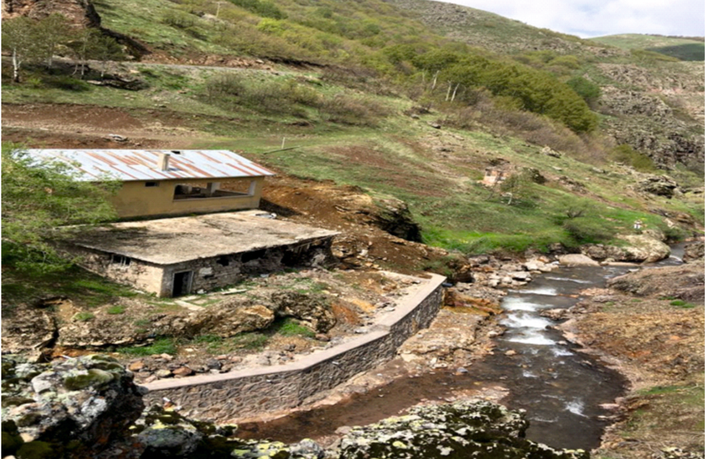 Karaderbent Kaplıcası Pülümür Germike Otel