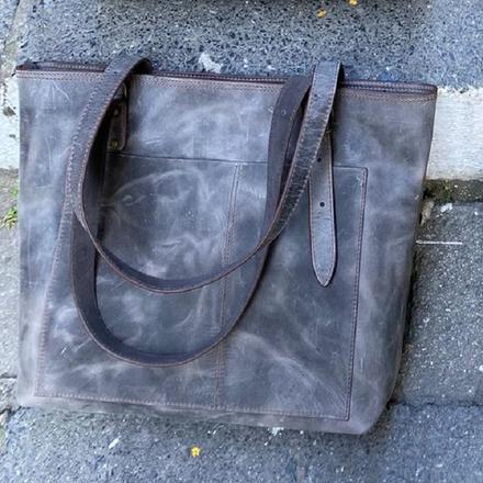 Hakiki Deri Gri Omuz Çantası – Hand Serisi | Şık ve Fonksiyonel Tasarım