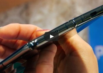 Katlanabilir akıllı telefon satış raflarında